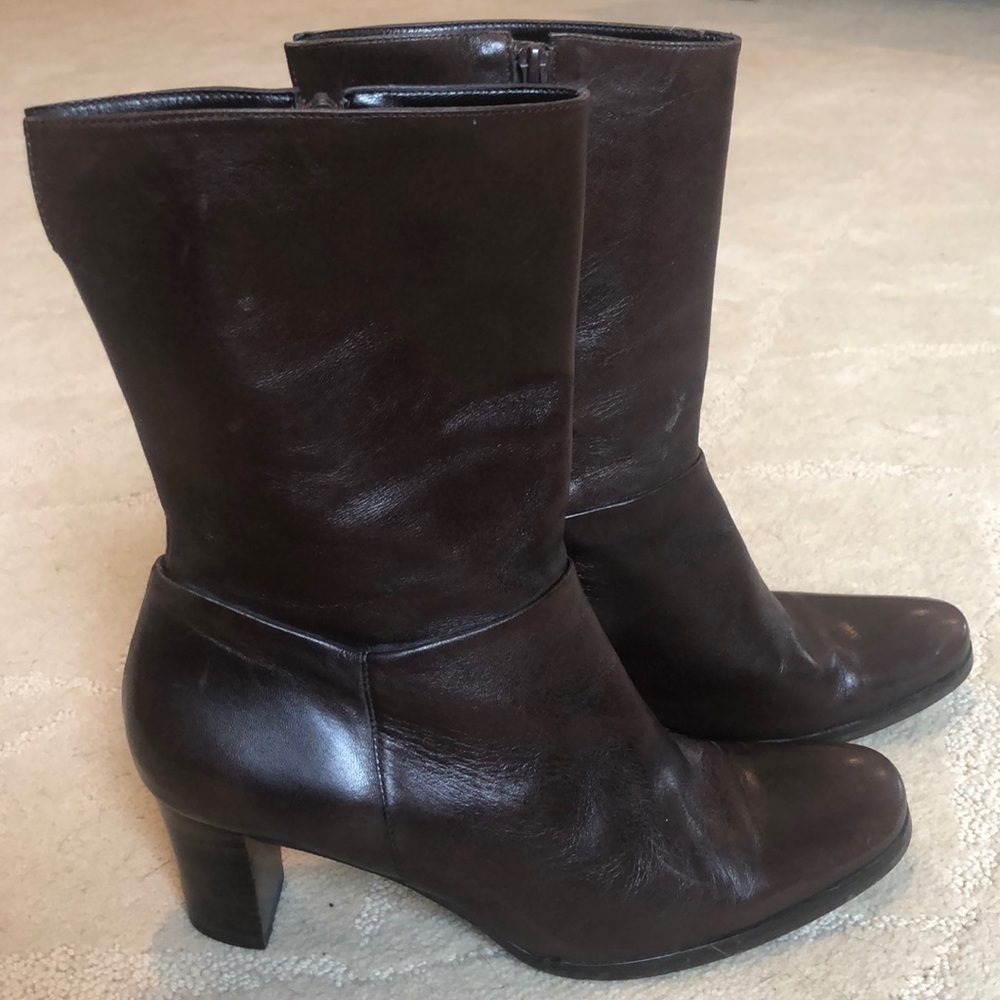 Etienne Aigner brown boots